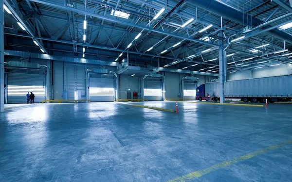 Gudang Logistik — Surabaya